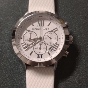 Michael Kors Women's MK2555 White Silicone Watch